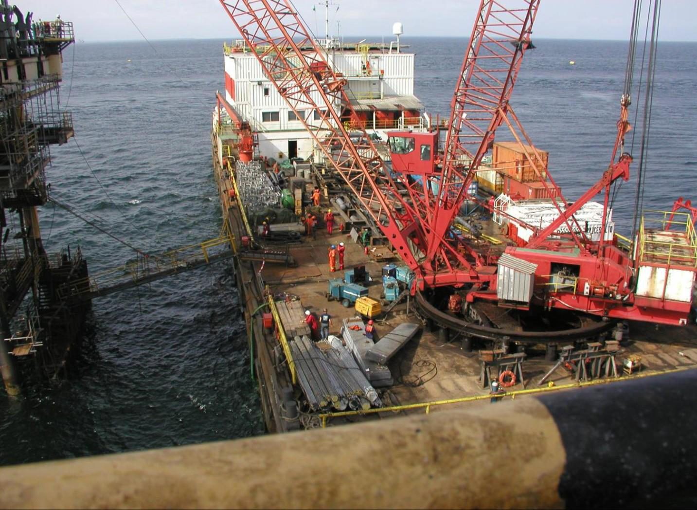 HTSL construction and installation barge in position offshore